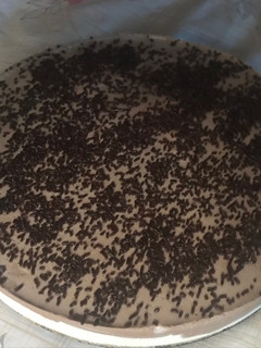 Una foto de Tarta fría de limón y gelatina de chocolate 🍫