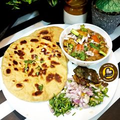 A picture of Dilli Wala Matar Kulcha.