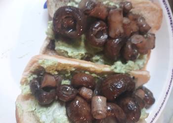 Ready to Serve Mushrooms on a Bun Delicious Steady