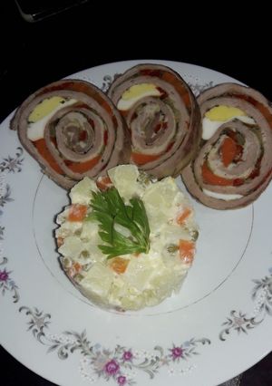 Una foto de Matambre de res con Ensalada rusa