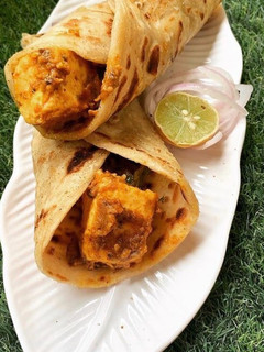 पनीर मसाला रोल(paneer masala roll recipe in hindi) रेसिपी मुख्य फोटो