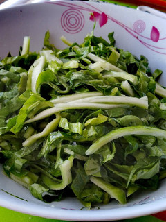 Una foto de Ensalada de espinacas con caigua