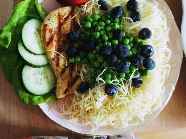 Easy Way Make Recipe Tuscan chicken with lemon butter pasta &amp;amp; blueberries that is Can Pamper Your Tongue, Can Spoil the Tongue}