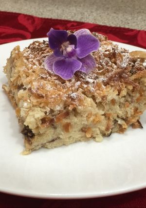 Una foto de Pudín de pan con coco y macadamia