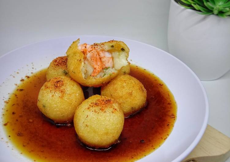 Langkah Mudah untuk Membuat Cucur Bawang Udang Saus Pad Thai, Enak Banget