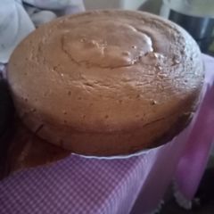 A picture of A simple vanilla cake..