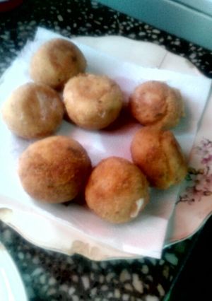 Una foto de Bombas de polenta con queso.. Muy fácil