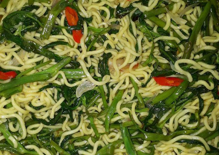 Tumis kangkung mie kriting