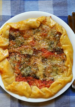 Una foto de Galette de atún y tomate