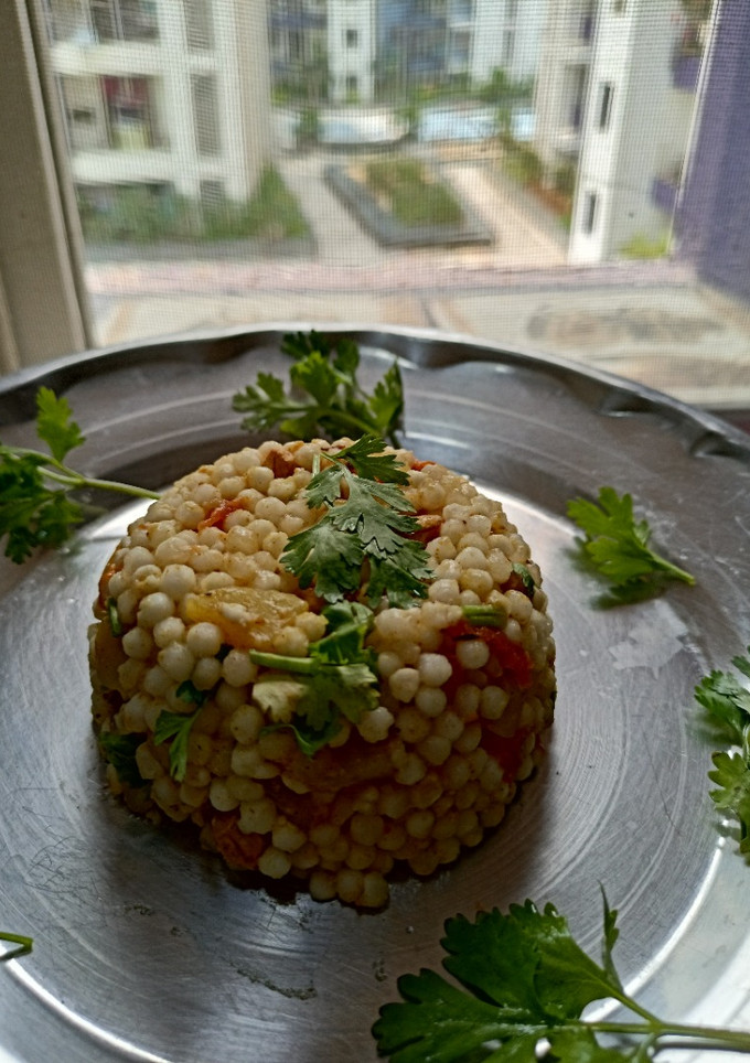 साबूदाना खिचड़ी(बिना ऑयल) (Sabudana khichdi /bina oil recipe in hindi) रेसिपी मुख्य फोटो