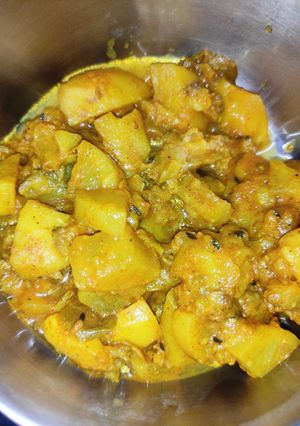 आलू मूली बैंगन की सब्जी (aloo mooli baingan ki sabzi recipe in Hindi) रेसिपी मुख्य फोटो