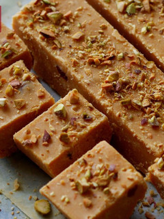 A picture of Besan barfi.