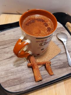 હોટ ચોકલેટ(hot chocolate recipe in Gujarati) રેસીપી મુખ્ય ફોટો