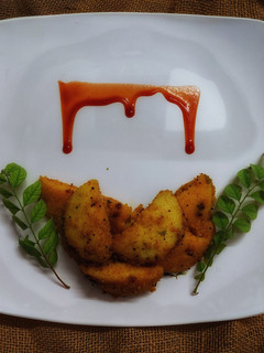 सूजी की इंस्टेंट मसाला इडली (sooji ke instant masala idli recipe in Hindi) रेसिपी मुख्य फोटो