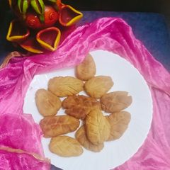 A picture of BIHARI THEKUA (Bihari sweet Thekua) 😋😋.