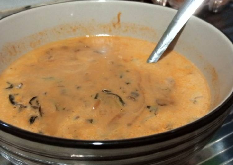 Lentils in milk soup