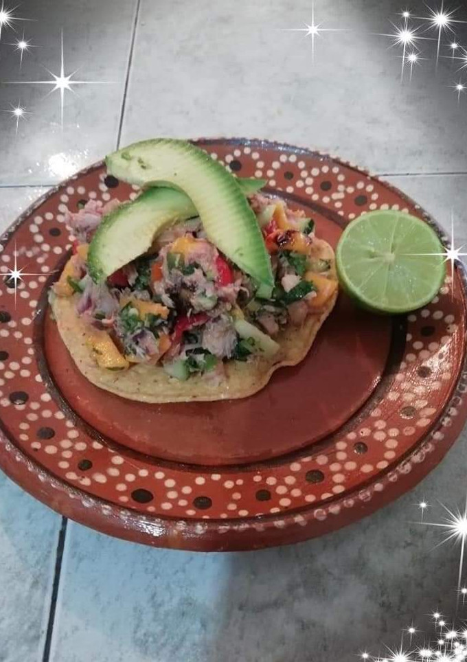 Una foto de Ensalada de atún con mango 🐟🥗