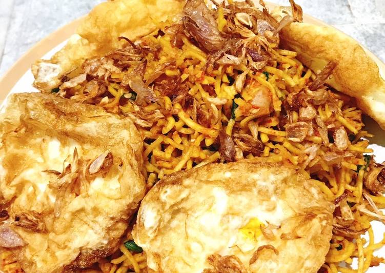 Mie kuning goreng Pedas