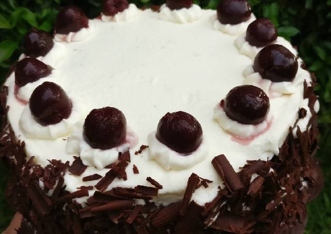 perfect black forest gateau recipe main photo