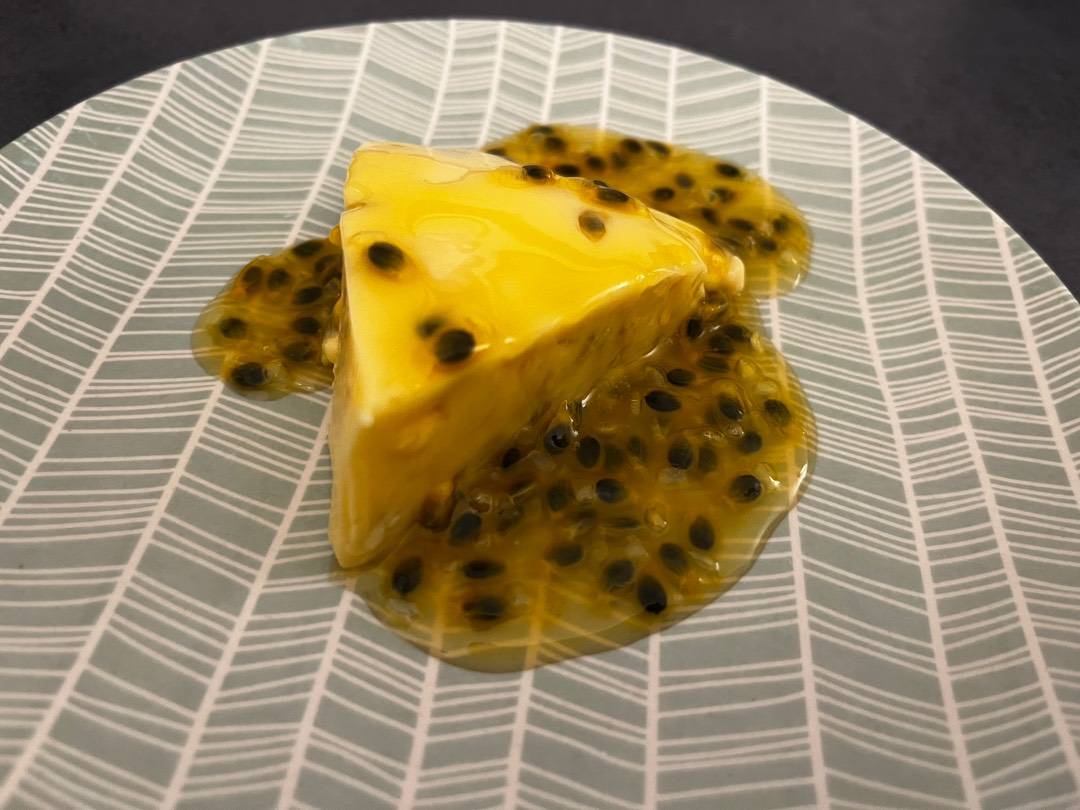 Passiógyümölcs puding Madeiráról (Pudim de Maracujá) recept recept fotó