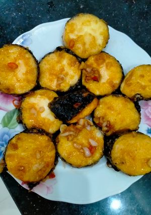 Hình của món Đậu hũ trứng cuộn rong biển tẩm bột chiên sốt teriyaki.