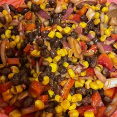 A picture of Corn & black bean salad.