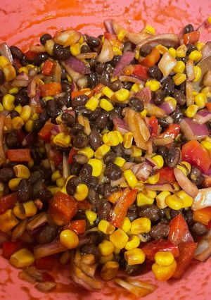 A picture of Corn & black bean salad.