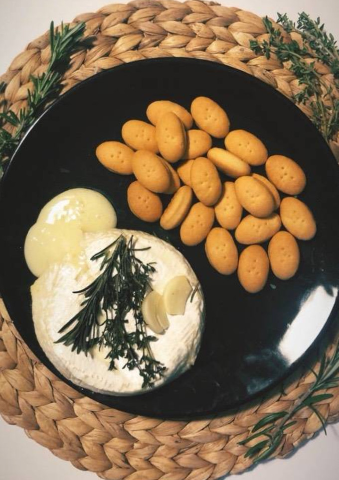 Una foto de Camembert al horno