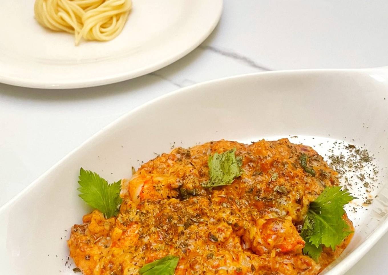 Garlic shrimp with creamy coconut sauce