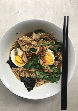 A picture of Two minute noodles with a ramen twist.