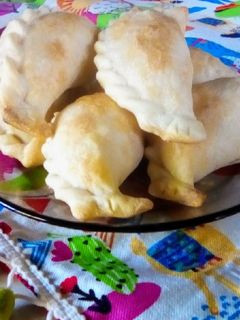 Una foto de Empanadas de humita 🌽└|∵|┘🥟