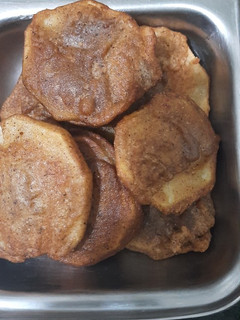 सिंघाड़े के आटे की पकौड़ी(singhade ke aate ki pakodi recipe in hindi) रेसिपी मुख्य फोटो