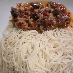 Spaghetti with cabbage sauce A picture of Spaghetti with cabbage sauce.