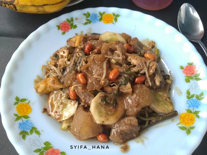 Langkah Mudah untuk Menyiapkan Resep Rujak Petis yang Sempurna Anti Ribet, Mantap Sekali