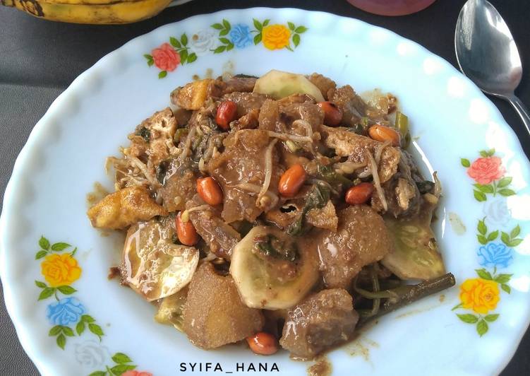 Cara Gampang Menyiapkan Rujak Petis yang Sempurna