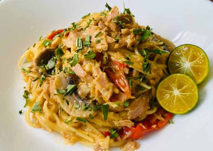 Steps to Prepare Award-winning Laksa spicy tuna pasta