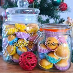 A picture of Nastar cookies (Indonesian pineapple tarts).