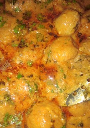A picture of Dum aloo.