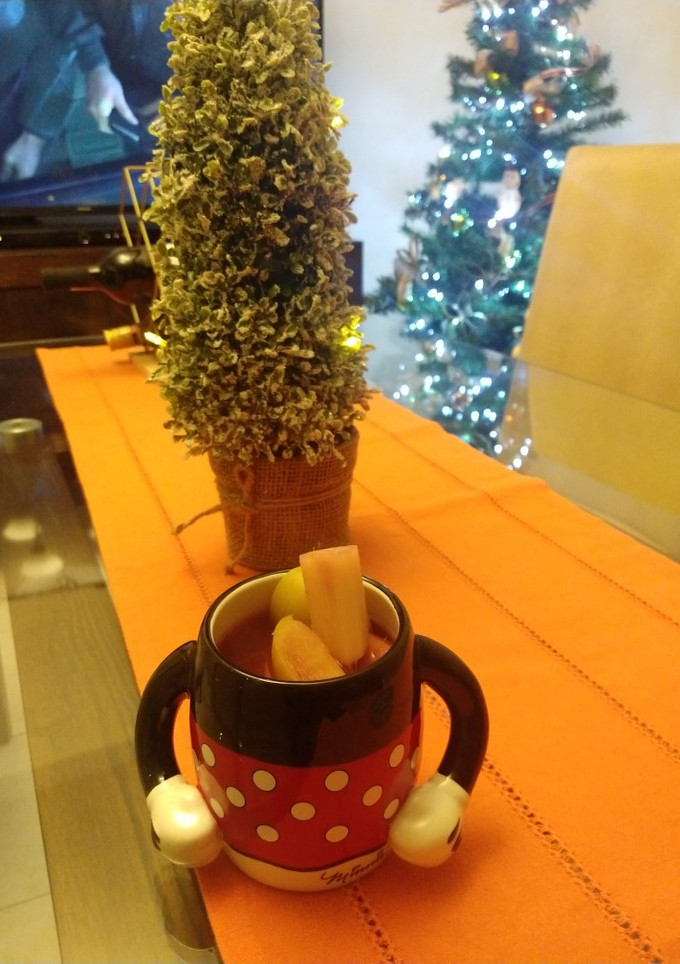 Una foto de Ponche navideño de cítricos