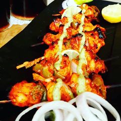 A picture of Achaari chicken tikka.