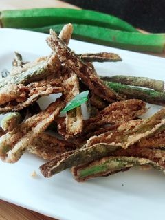 कुरकुरे भिंडी (Kurkure bhindi recipe in Hindi) रेसिपी मुख्य फोटो