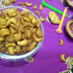A picture of Masala kaju mathri.
