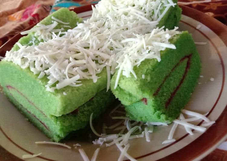 Bolu gulung pandan keju