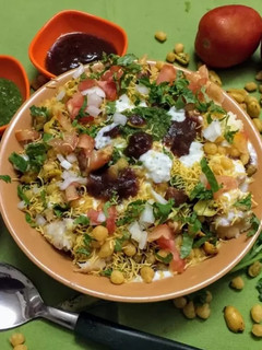 दिल्ली चाट (Delhi chaat recipe in Hindi) रेसिपी मुख्य फोटो