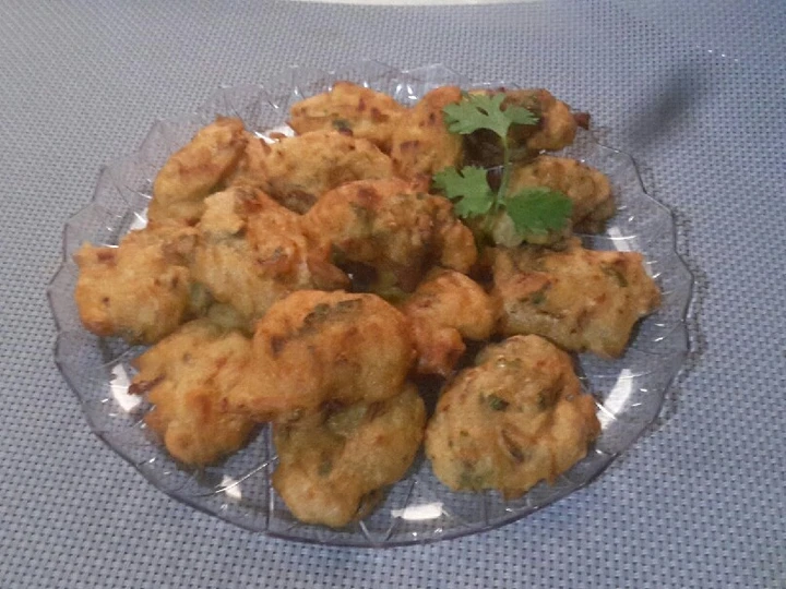 Cara Mudah Membikin Resep Bakwan Teri Daun Ketumbar yang  Bikin Ketagihan Anti Ribet, Mantap