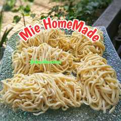 A picture of Mie homemade super duper simple gampang dan kenyal.