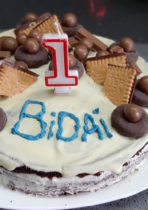 Una foto de Tarta de cumple casera!