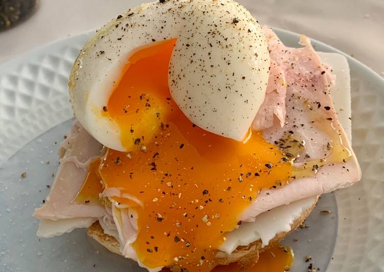 Tostada con huevo pasado por agua