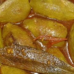 A picture of Pointed gourd curry.
