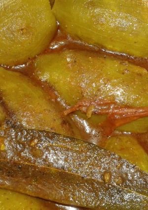 A picture of Pointed gourd curry.